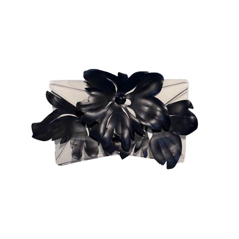Esgotada - Mystique H;A Flower White and Black